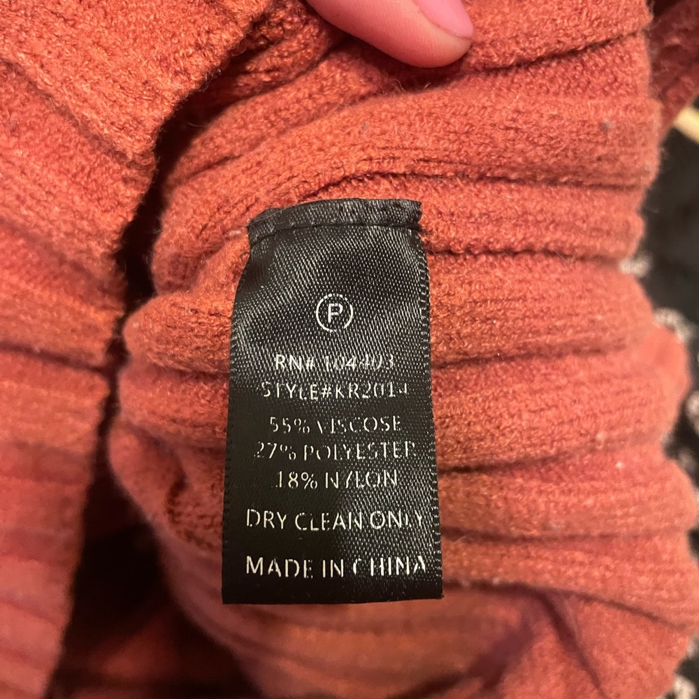 Squash Ribbed Sweater - Picture 2 of 2
